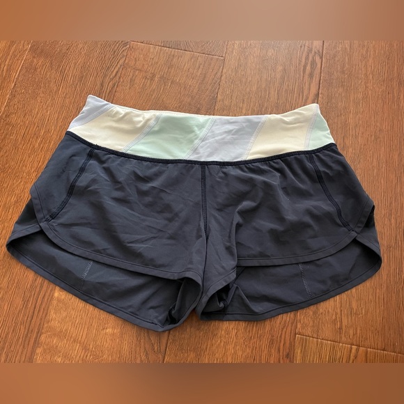 Lululemon athletica 2” inseam speed up shorts size 4 - Picture 1 of 2